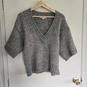 Carolyn Taylor Gray V-Neck Sweater Women's L